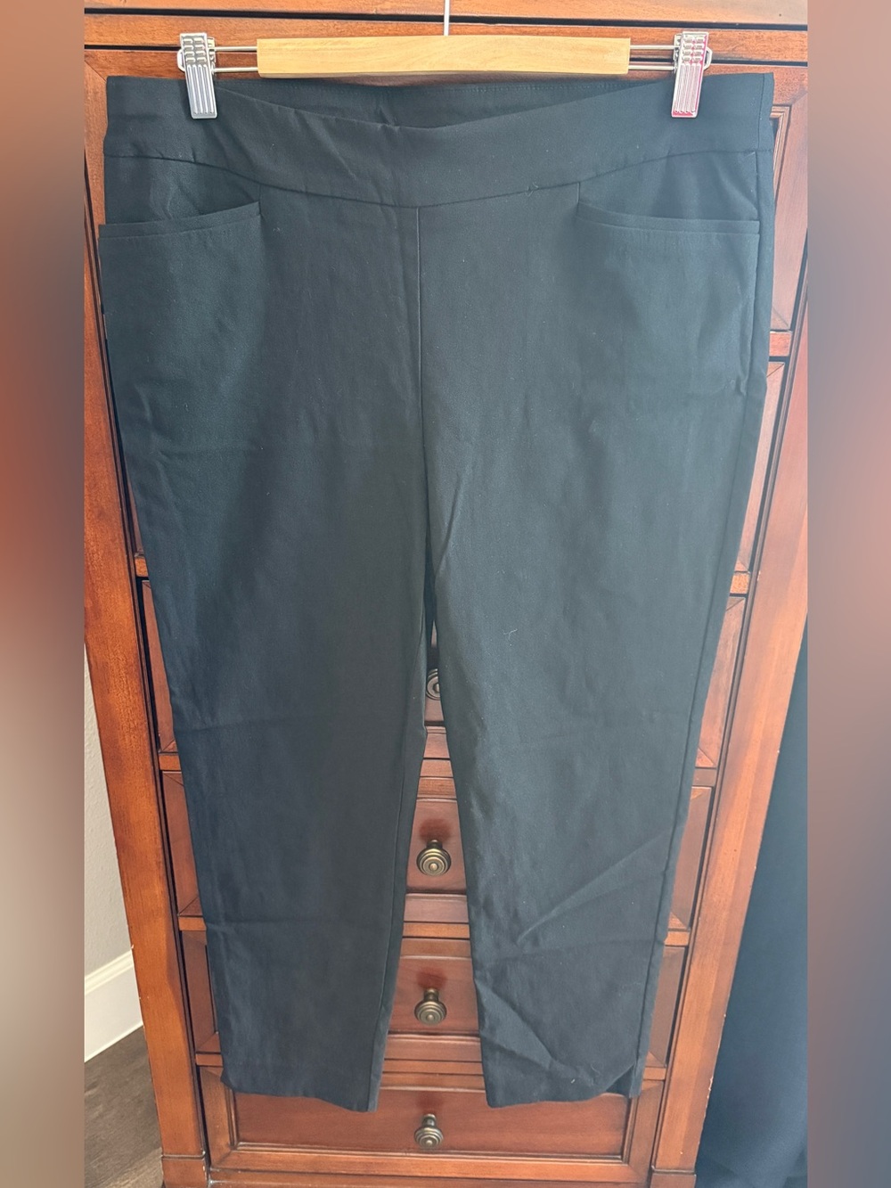Chico's Black Stretch Ponte Pull-On Pants